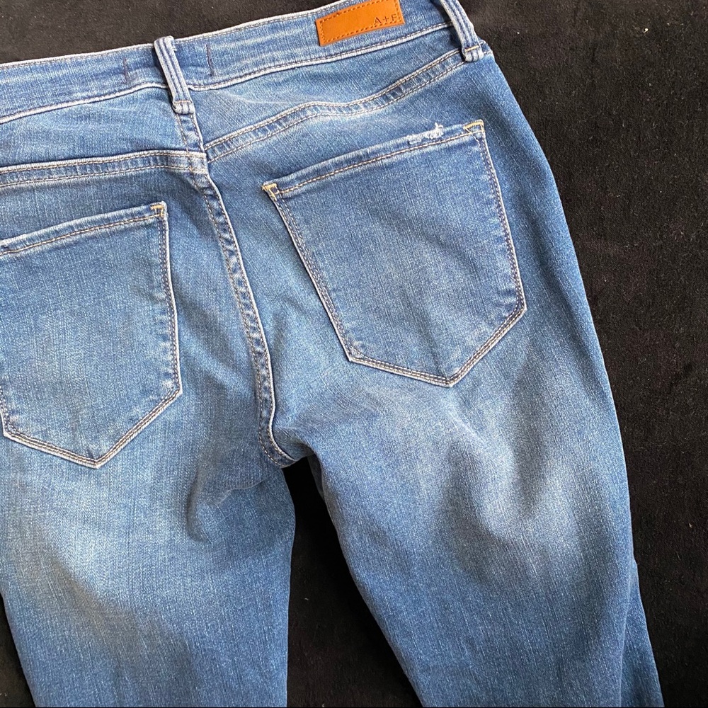 Abercrombie & Fitch Ripped Jeans - Picture 2 of 4